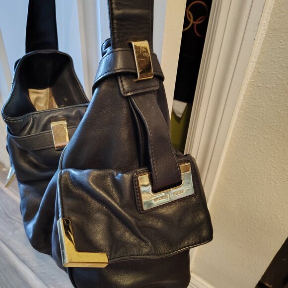 MICHAEL KORS Black Smooth Leather Hobo Shoulder Bag w/ Gold Hardware - Picture 5 of 11